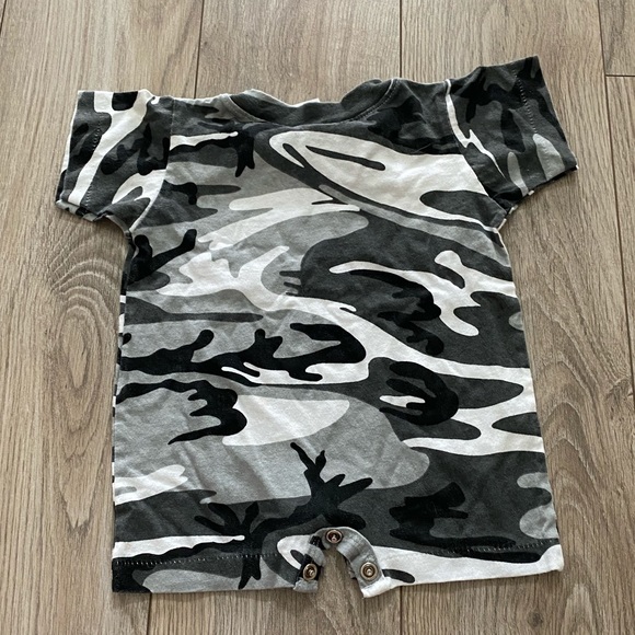 Camouflage hunting onesie - Picture 5 of 5